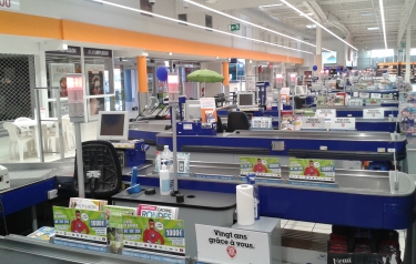 All 21 check-outs have been fitted the call-for-action system from WERMA including three tier colour andon lights so that everyone can immediately see whether a check-out is open.