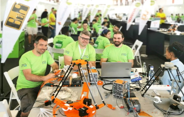 At the Smart Green Island Makeathon, student teams had three days to turn an idea and countless hardware components into a functioning garbage sorting machine. (Source: ITQ GmbH)